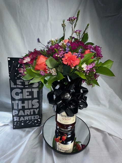 Hennessy VSOP Floral Edition – A Bold Expression of Luxury (FREE DELIVERY)