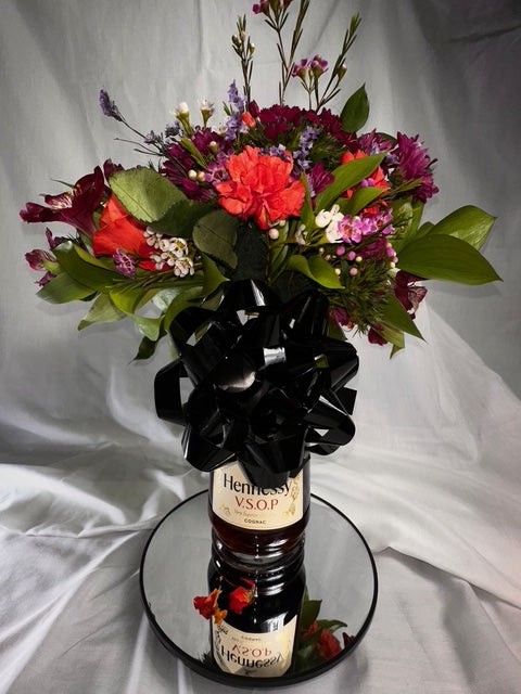 Hennessy VSOP Floral Edition – A Bold Expression of Luxury (FREE DELIVERY)