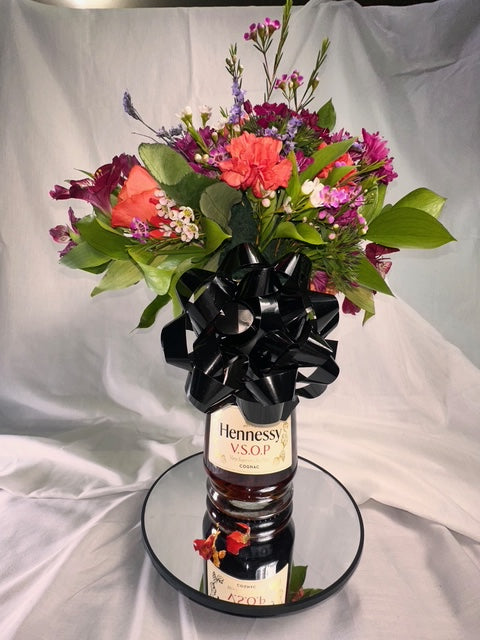 Hennessy VSOP Floral Edition – A Bold Expression of Luxury (FREE DELIVERY)